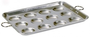 Aluminium Egg Fryer / 12 indents : 5" x 1 / 125mm x 25mm.
